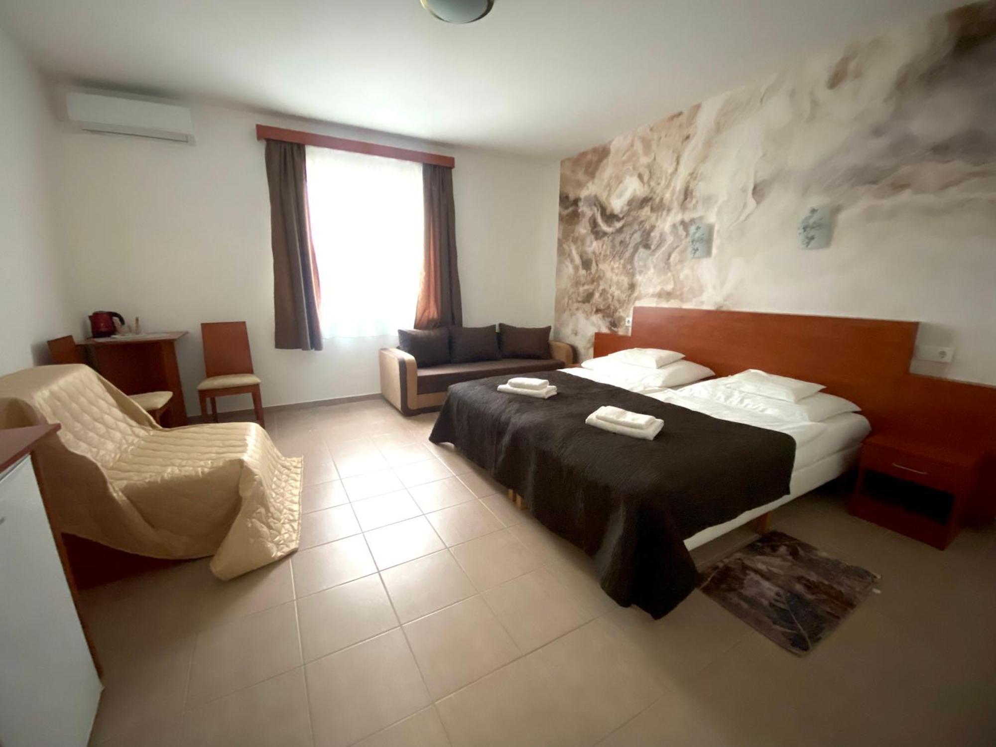 Ligetalja Termál Hotel Peneszlek Exterior foto